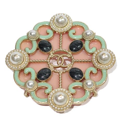 Chanel Pearl Brooch The Chic Selection