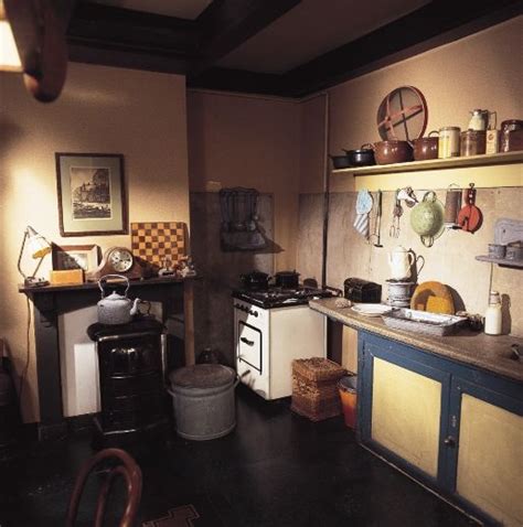 Living Conditions Of Anne Franks Hideout