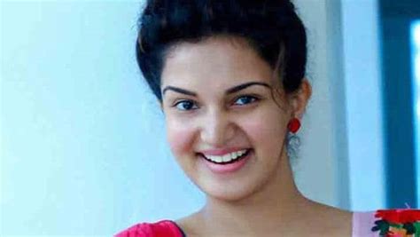 An Artiste Should Stick To Her Values Says Honey Rose About Casting