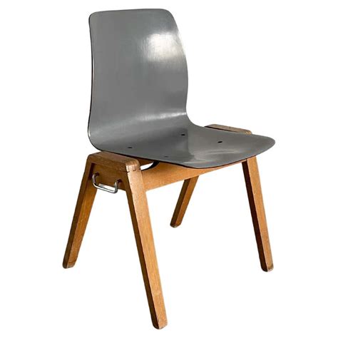 Mid Century Waiting Room Chairs 200 For Sale On 1stdibs