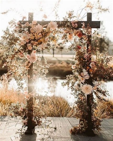 20 Best Outdoor Fall Wedding Arches For 2021 Emmalovesweddings