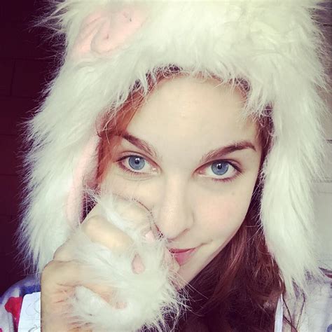 TW Pornstars Amarna Miller Twitter Now I Ve A Cute Furry Hat And I Deserve To Use It In A