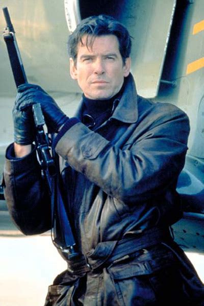 On the other hand, wai lin, played by michelle yeoh, is one of the better bond girls the series has had in my opinion. Bild von James Bond 007 - Der Morgen stirbt nie - Bild 9 ...