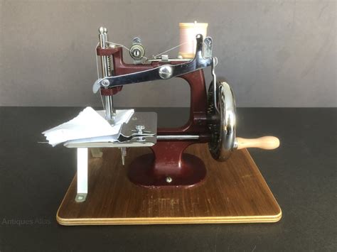 Antiques Atlas Essex Miniature Sewing Machine With Case C1950