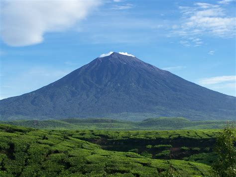 Gunung Tertinggi Di Indonesia Serba Sepuluh