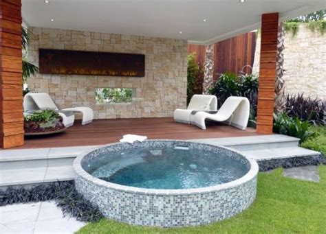 30 Cool And Inviting Outdoor Jacuzzi Ideas Digsdigs