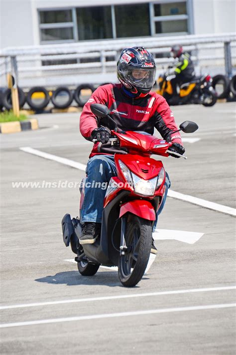 Harga motor honda beat terbaik dari dealer resmi motor honda. Honda BeAT-Fi eSP Series Review - InsideRACING