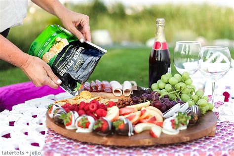 How To Create The Perfect Date Night Picnic With Printable Tags