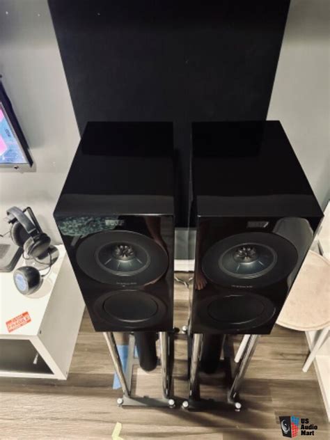Kef R3 With Custom Design Stand Photo 4342779 Us Audio Mart