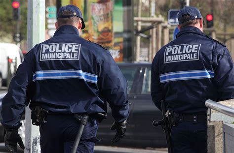 Besan On La Police Verbalise La Police Le Parisien