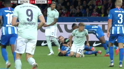 hertha berlin vs bayern munich highlights ref involved in pileup