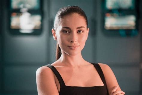 Banita sandhu is a british actress. Priscilla Quintana on Sci-Fi Adventures of CW's Pandora ...