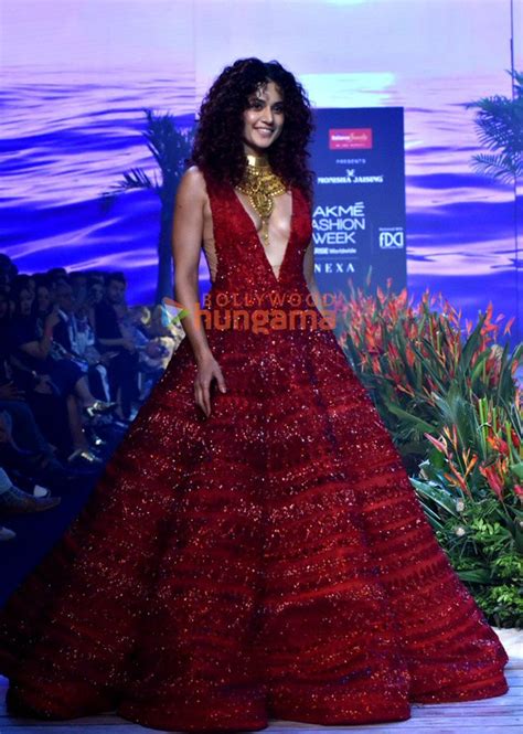 Photos Taapsee Pannu Walks The Ramp For Designer Monisha Jaising At Lakme Fashion Week 2023 3