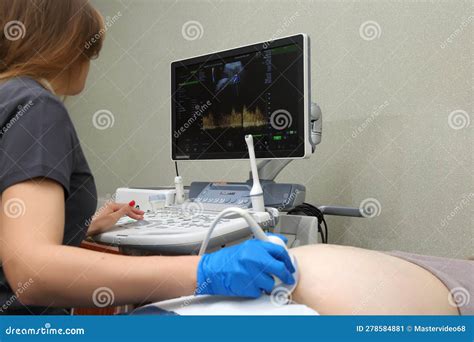 Ultrasound Examination Of The Fetus Of A Pregnant Woman Apparatus For