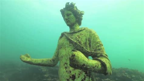 10 Breathtaking Underwater Statues And Sculptures Urban Ghosts Media