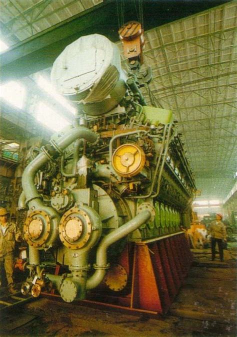A V18 Cylinder 390va Series Marine Diesel Engine Rated At 88 Mw At 480
