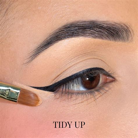 How To Do Winged Eyeliner Makeup Modelrock Blog