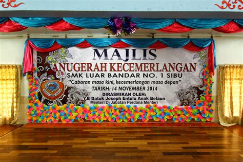 Documents similar to buku program majlis anugerah cemerlang. Majlis Anugerah Kecemerlangan SMKLBS 2014