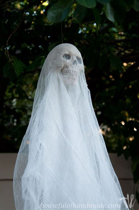 Make Some Super Simpler 3 Skull Ghosts To Spooky Up Your House For