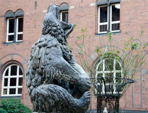 Rather Wonderful Bear Statue Outside The Town Hall In Copenhagen Bear