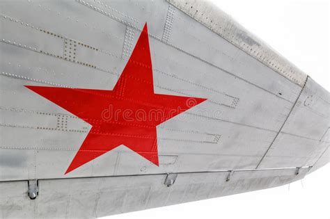 Der chef der betroffenen fluggesellschaft ryanair vermutet. Spielen Sie, Das Symbol Der Russischen Luftwaffe Auf ...