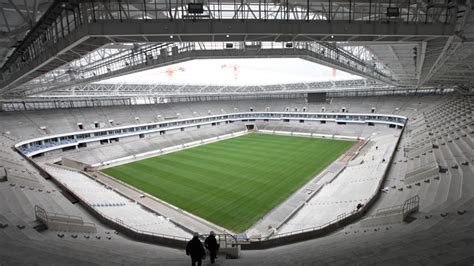 The key part for supporters is a robust, compact seating bowl, which includes three tiers of seating to. Novi nacionalni stadion za 100 do 200 milijuna eura
