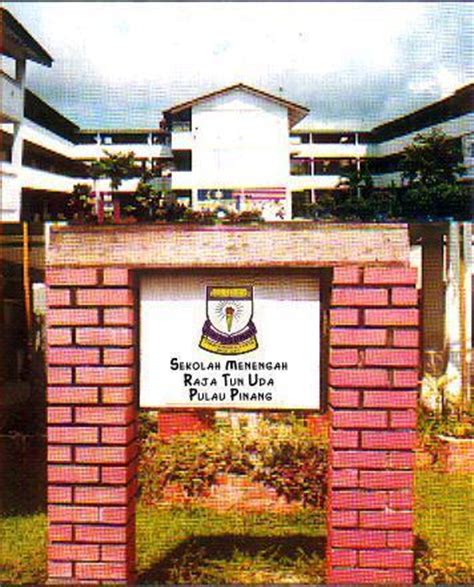 Schools that are located here are sjk(c) chung hwa pusat, smk kampung kastam, sk bagan tuan kechil and sk bagan jermal. Sek. Men. Keb. Raja Tun Uda