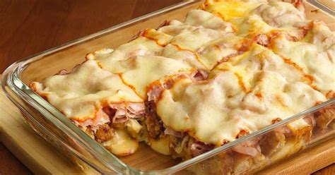 Chicken is stuffed with ham and cheese, then rolled, breaded, and baked or air fried for a crispy, delicious, flavorful meal. Deep Dish Chicken Cordon Blue ~ good recipes