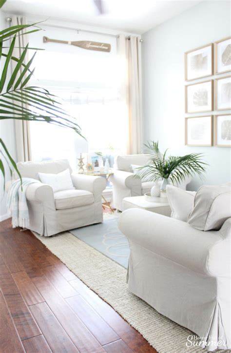 Serene Coastal Chic Living Room Decor — House Full Of