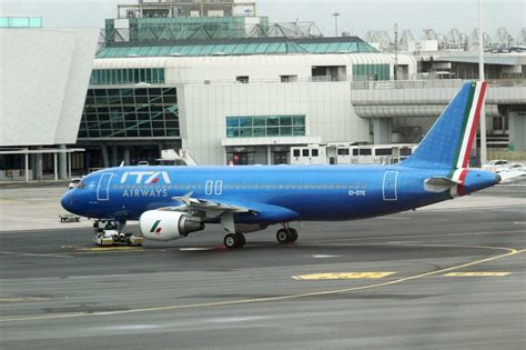 Debutta Il Primo Aereo Ita Airways Con La Livrea Azzurra è Dedicato A