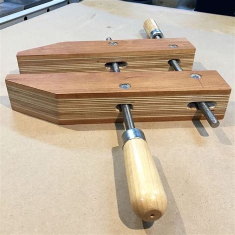 A clamp is a versatile device that's used to secure wood and other materials to help diyers complete a variety of projects. Make It - Wooden Screw Clamps | Learn woodworking, Diy ...