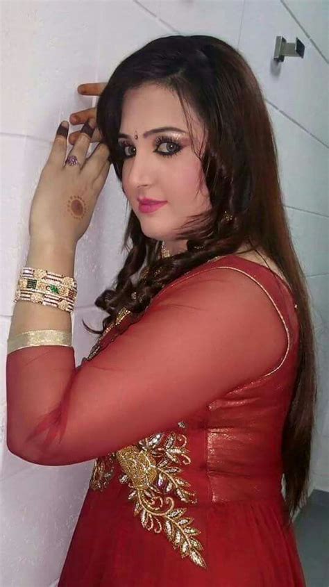 Neelam Gul Stylish Actresses Pakistani Party Wear Dresses Pakistani Party Wear