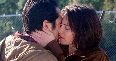 Glenn And Maggie Kiss In The Walking Dead Season 4 Photo And