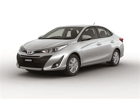4x2 radio táctil laminas de seguridad cámara se reversa aros info: Toyota presenta en el Perú el nuevo Yaris 2018