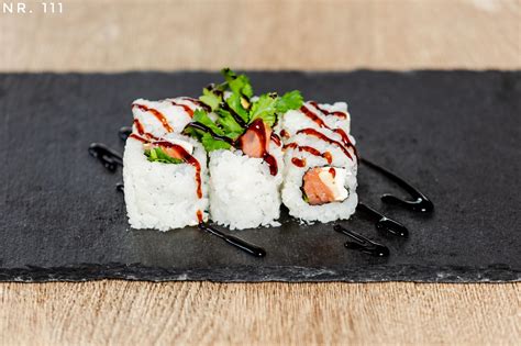Feiertag 17 uhr bis 22uhr geöffnet. 111. Aiko Uramaki - Sushi Bar - Hot Wok