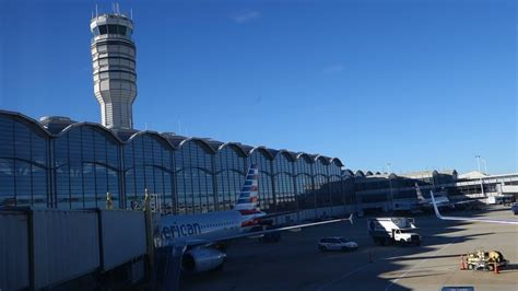 Washington Ronald Reagan Airport American Airlines B737 823 Gate
