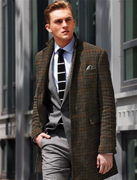 With a dashing fitted suit and the right attend evening/nighttime events in a darker suit. 15 Rules For Wearing Suits All Men Need To Know | Jennis ...