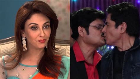 Bhabiji Ghar Par Hain Ex Anita Bhabhi Aka Saumya Tandon Reacts To Bhabuti And Tiwari Ji S Kiss