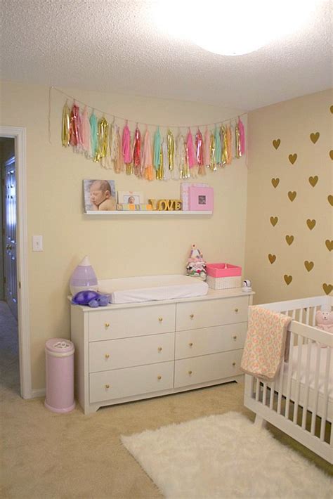 Decoración romántica y relajada para la habitación del bebé