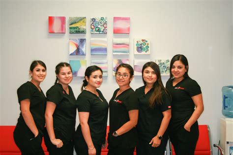 Meet Our Dental Team General And Cosmetic Dentist