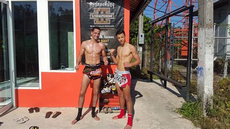 nos bodyfighters se perfectionnent au sitsongpeenong phuket muay thai body fighting club