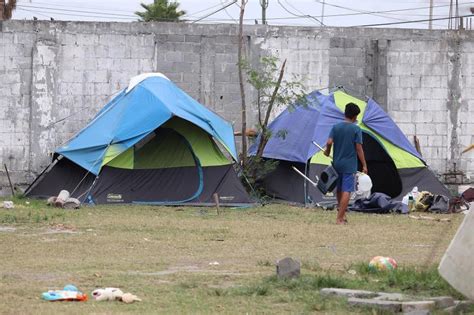 Migrants Pack Shelters In Mexican Border City La Prensa Latina Media