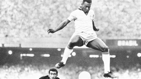 Soccer Great Pelé Brazils Mighty King Of ‘beautiful Game Dies At 82