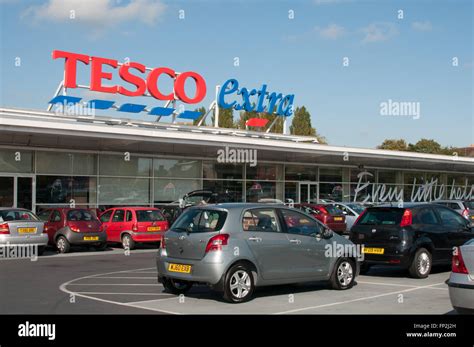 Cars Store Hi Res Stock Photography And Images Alamy