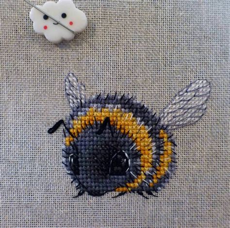 This little bumble bee is a super quick amigurumi project. Bumble b | Cross stitch, Cross stitch patterns, Cross ...