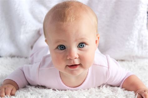 Your baby is five months old! Developmental Milestones For 5-Month-Old Baby | Diva Likes