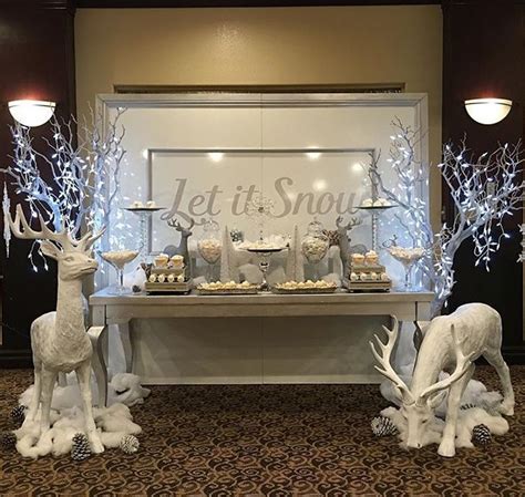 50 Stunning Winter Office Decorations That You Can Easily Make