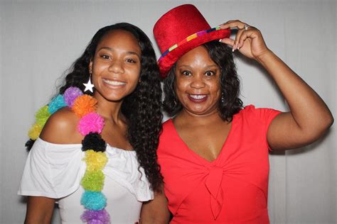 About Snapshot Photo Booth - SnapShot Photo Booths Rentals