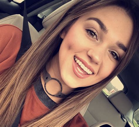Duck Dynastys Sadie Robertson Huff Issues Faith Challenge To Gen Z Faithwire