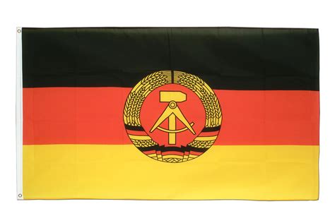 Ddr Flagge Eine Original Ostdeutsche Fahne Hier Kaufen Flaggenplatz Ch